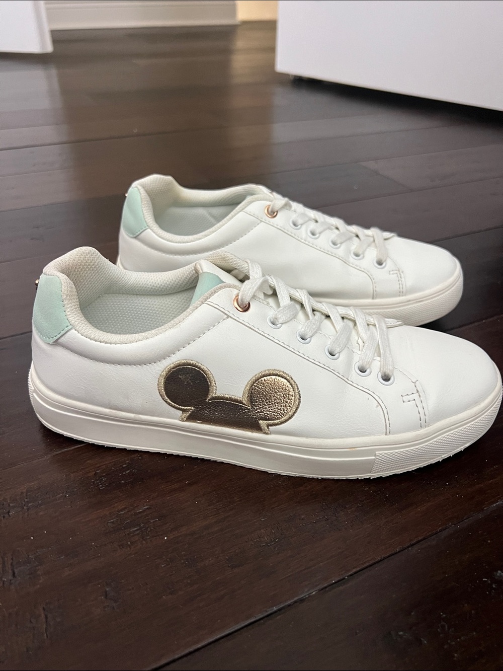 Disney White Sneakers with Gold Mouse 9